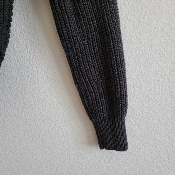 GAP Crop Twist Charcoal Chunky Knit Sweater - Picture 5 of 10